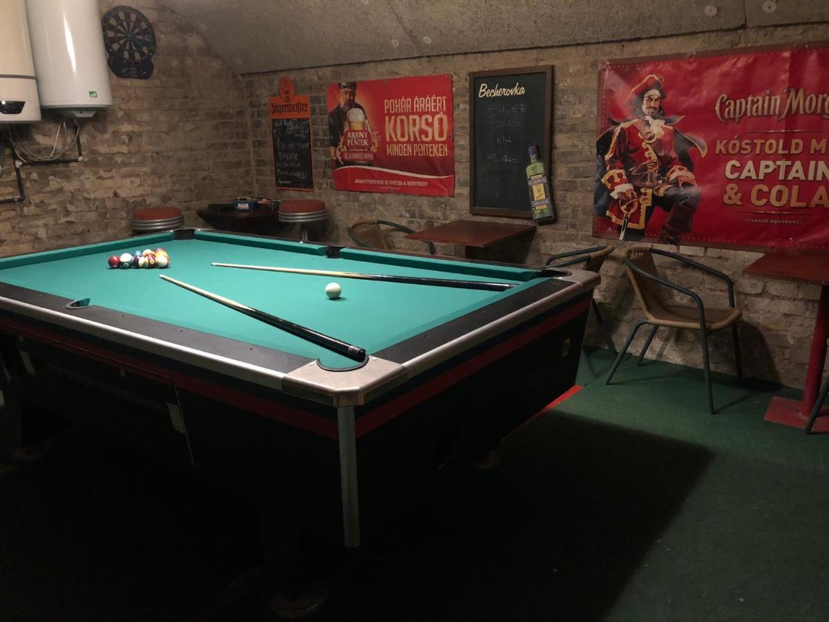 Whole Basement former Pub2 for stag do, men's cave Budapest Eksteriør billede